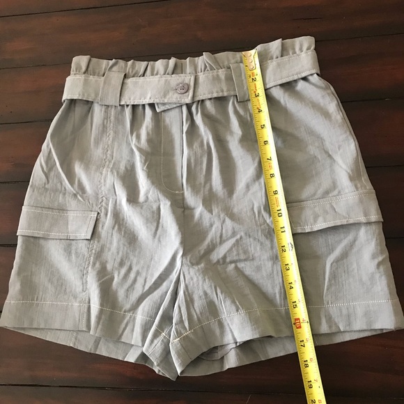 NWT Anthropologie Cinched Cargo Shorts. Size Medium - Picture 6 of 7